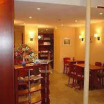 Hotel De Opera 2*