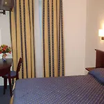 De Opera Hotel 2*